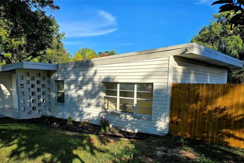 House in Daytona Beach, Florida 3 bedrooms, 123.19 sq.m. № 2388151 - photo 4
