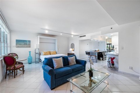 Снять в аренду квартиру в Майами-Бич, Флорида 52.95м2, № 2063892 - фото 6