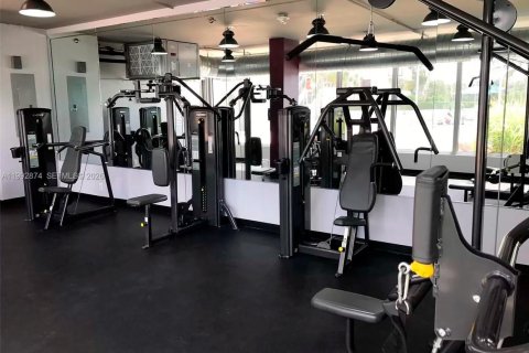 Снять в аренду квартиру в Майами-Бич, Флорида 52.95м2, № 2063892 - фото 20