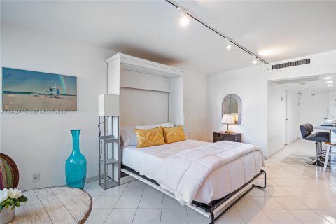 Снять в аренду квартиру в Майами-Бич, Флорида 52.95м2, № 2063892 - фото 5