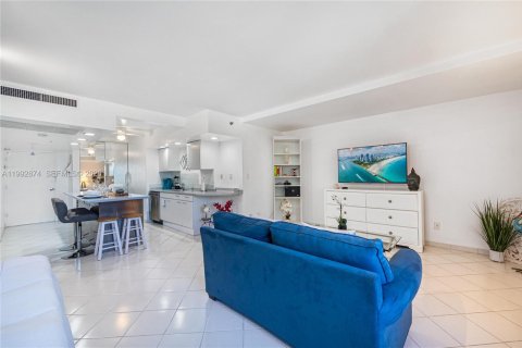 Снять в аренду квартиру в Майами-Бич, Флорида 52.95м2, № 2063892 - фото 8