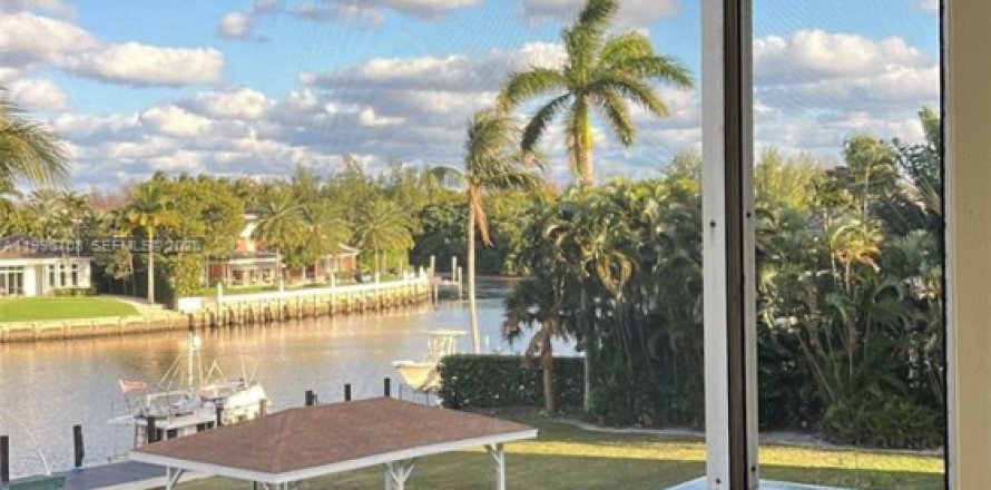 Condominio en Deerfield Beach, Florida, 2 dormitorios  № 2058693