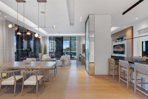 Condo in Miami Beach, Florida, 5 bedrooms  № 1955933 - photo 5