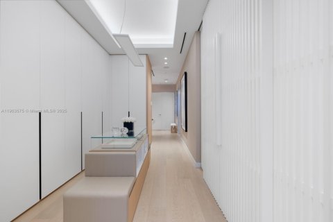 Condo in Miami Beach, Florida, 5 bedrooms  № 1955933 - photo 25