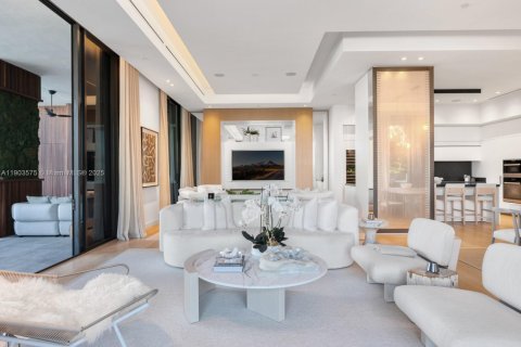 Купить кондоминиум в Майами-Бич, Флорида 5 спален, 426.33м2, № 1955933 - фото 7