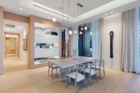 Купить кондоминиум в Майами-Бич, Флорида 5 спален, 426.33м2, № 1955933 - фото 15