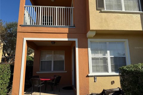 Townhouse in Four Corners, Florida 4 bedrooms, 172.98 sq.m. № 2150579 - photo 2