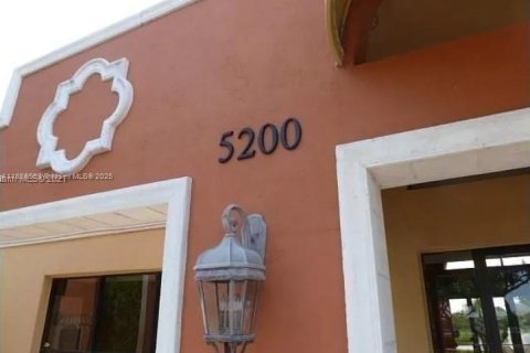 Condo in Fort Lauderdale, Florida, 2 bedrooms № 1825812 - photo 5