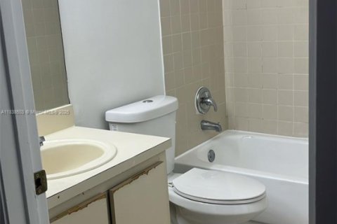 Condo in Fort Lauderdale, Florida, 2 bedrooms № 1825812 - photo 19