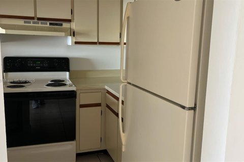 Condo in Fort Lauderdale, Florida, 2 bedrooms № 1825812 - photo 12