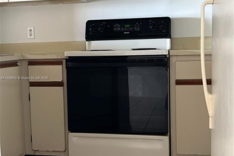 Condo in Fort Lauderdale, Florida, 2 bedrooms № 1825812 - photo 13