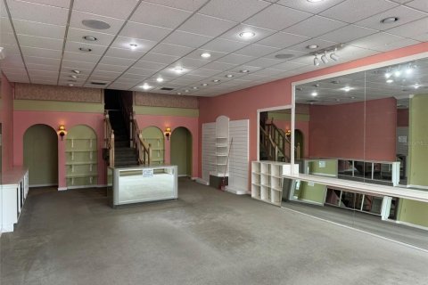 Commercial property in Gainesville, Florida 111.48 sq.m. № 2217708 - photo 2