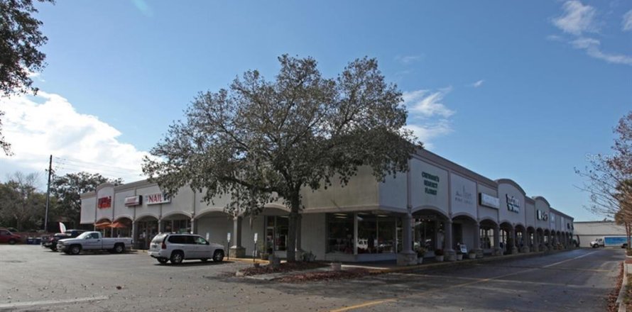 Commercial property in Gainesville, Florida 111.48 sq.m. № 2217708