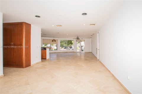 House in Dania Beach, Florida 2 bedrooms, 170.57 sq.m. № 1712228 - photo 12