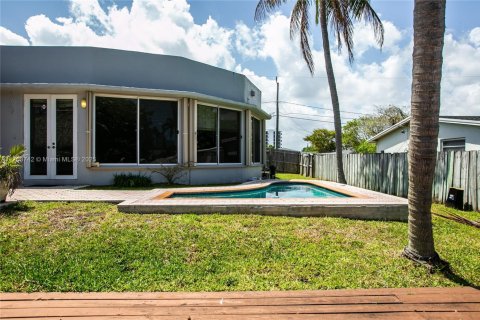 House in Dania Beach, Florida 2 bedrooms, 170.57 sq.m. № 1712228 - photo 5