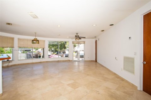 House in Dania Beach, Florida 2 bedrooms, 170.57 sq.m. № 1712228 - photo 13