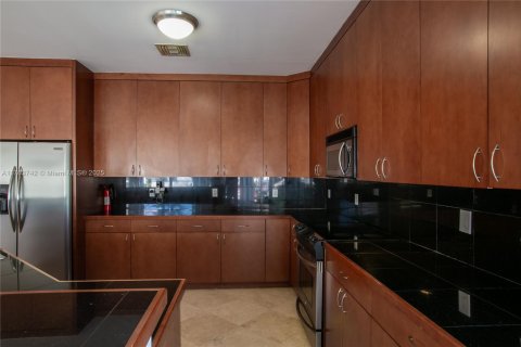 House in Dania Beach, Florida 2 bedrooms, 170.57 sq.m. № 1712228 - photo 11