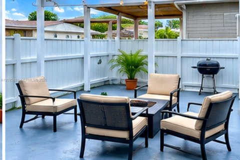 Villa ou maison à vendre à Miramar, Floride: 2 chambres, 150.78 m2 № 2385045 - photo 14
