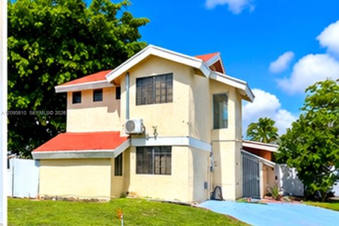 Villa ou maison à Miramar, Floride 2 chambres, 150.78 m2 № 2385045
