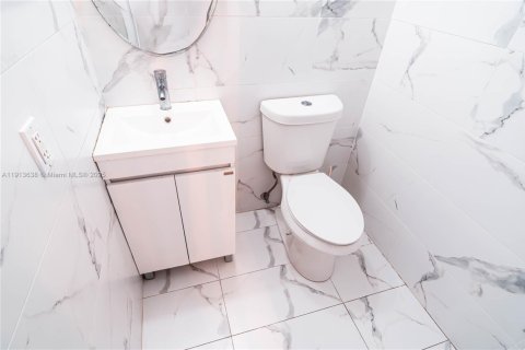 Copropriété à vendre à Hallandale Beach, Floride: 1 chambre, 72.46 m2 № 1968622 - photo 26