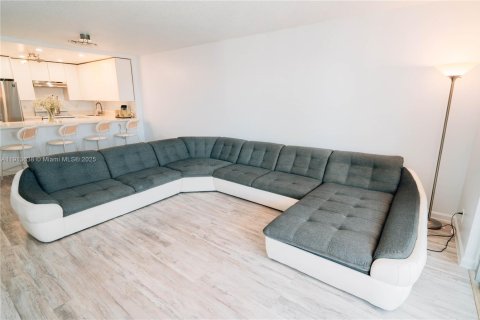 Copropriété à vendre à Hallandale Beach, Floride: 1 chambre, 72.46 m2 № 1968622 - photo 14
