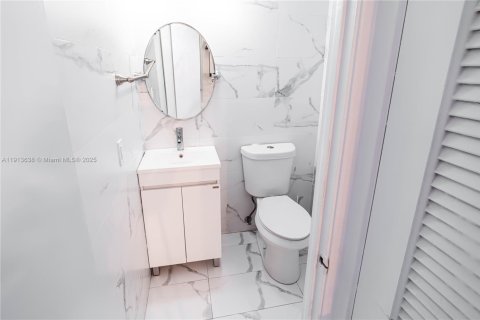 Copropriété à vendre à Hallandale Beach, Floride: 1 chambre, 72.46 m2 № 1968622 - photo 18