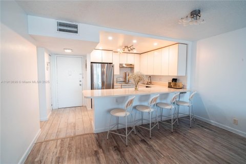 Copropriété à vendre à Hallandale Beach, Floride: 1 chambre, 72.46 m2 № 1968622 - photo 12