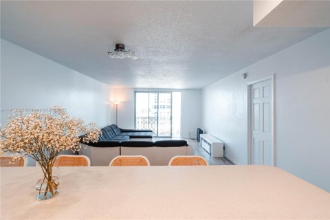 Copropriété à vendre à Hallandale Beach, Floride: 1 chambre, 72.46 m2 № 1968622 - photo 11