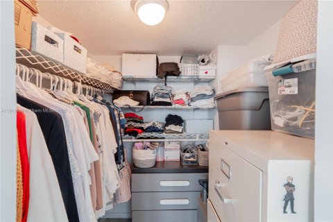 Copropriété à vendre à Hallandale Beach, Floride: 1 chambre, 72.46 m2 № 1968622 - photo 28