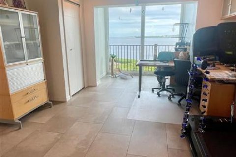 Condominio en venta en Tarpon Springs, Florida, 4 dormitorios, 278.71 m2 № 1795792 - foto 21