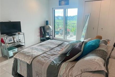 Condominio en venta en Tarpon Springs, Florida, 4 dormitorios, 278.71 m2 № 1795792 - foto 19