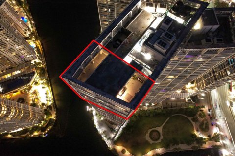 Copropriété à vendre à Miami, Floride: 5 chambres, 443.14 m2 № 1958245 - photo 8
