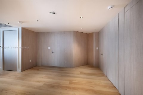 Copropriété à vendre à Miami, Floride: 5 chambres, 443.14 m2 № 1958245 - photo 10