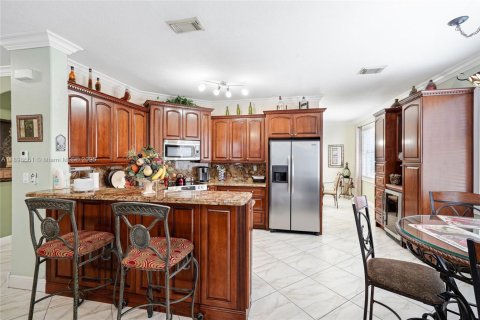 Villa ou maison à vendre à Miami, Floride: 4 chambres, 220.36 m2 № 1951134 - photo 9