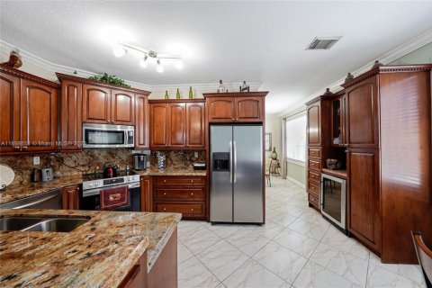 Villa ou maison à vendre à Miami, Floride: 4 chambres, 220.36 m2 № 1951134 - photo 7