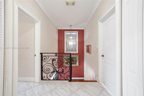 Villa ou maison à vendre à Miami, Floride: 4 chambres, 220.36 m2 № 1951134 - photo 24