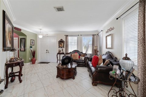 Villa ou maison à vendre à Miami, Floride: 4 chambres, 220.36 m2 № 1951134 - photo 1