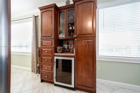 Villa ou maison à vendre à Miami, Floride: 4 chambres, 220.36 m2 № 1951134 - photo 5