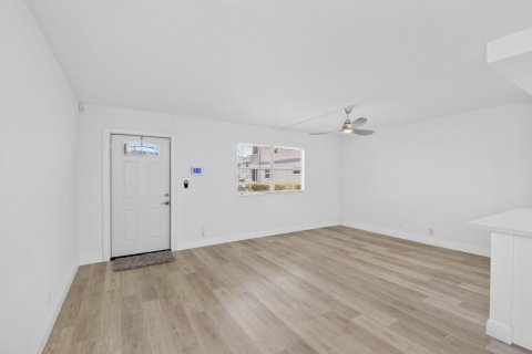 Купить кондоминиум в Делрей-Бич, Флорида 6 комнат, 66.89м2, № 2247696 - фото 3