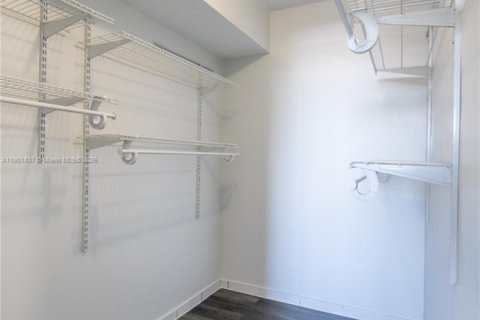 Снять в аренду квартиру в Майами-Бич, Флорида 2 спальни, 92.9м2, № 1951537 - фото 22