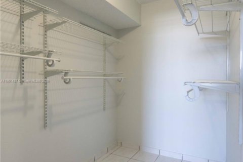 Снять в аренду квартиру в Майами-Бич, Флорида 2 спальни, 92.9м2, № 1951537 - фото 20