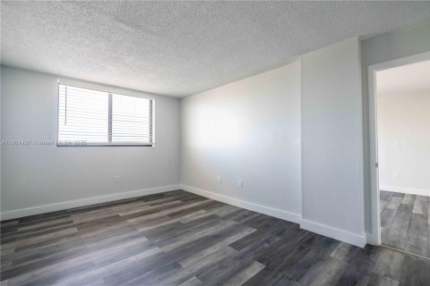 Снять в аренду квартиру в Майами-Бич, Флорида 2 спальни, 92.9м2, № 1951537 - фото 13