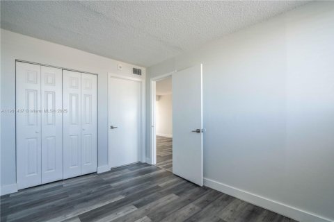 Снять в аренду квартиру в Майами-Бич, Флорида 2 спальни, 92.9м2, № 1951537 - фото 18