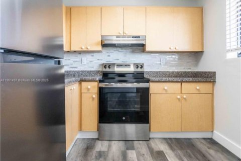 Снять в аренду квартиру в Майами-Бич, Флорида 2 спальни, 92.9м2, № 1951537 - фото 9