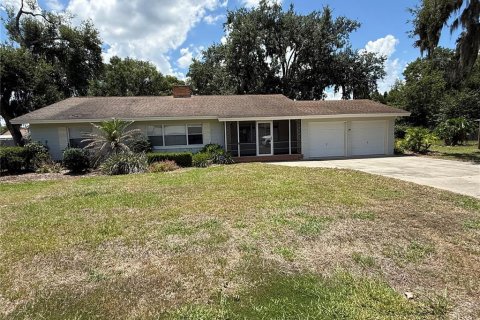 House in Bartow, Florida 3 bedrooms, 163.79 sq.m. № 2155704