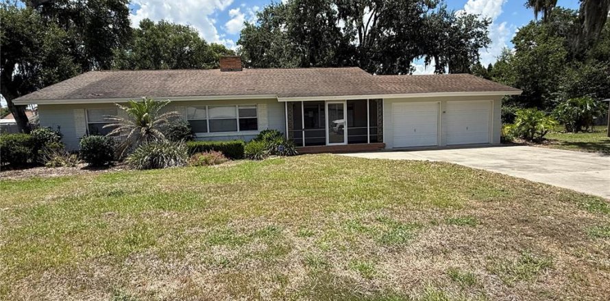 House in Bartow, Florida 3 bedrooms, 163.79 sq.m. № 2155704