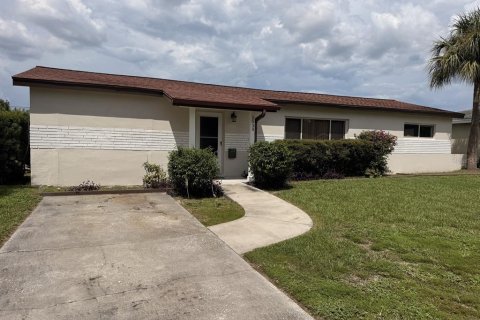 Villa ou maison à Saint Petersburg, Floride 3 chambres, 150.5 m2 № 2371589