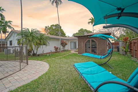 House in North Miami Beach, Florida 3 bedrooms, 150.32 sq.m. № 2012848 - photo 9