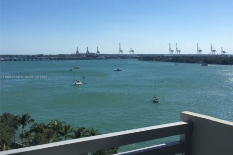 Copropriété à louer à Miami Beach, Floride: 1 chambre, 67.08 m2 № 1874634 - photo 1