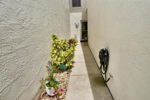 Adosado en venta en New Smyrna Beach, Florida, 2 dormitorios, 185.53 m2 № 2100119 - foto 6